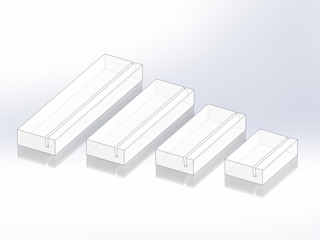 CAD-Modell von Acrylglashaltern für Menükarten. Das Modell zeigt farbloses Material. Das Modell zeigt verschiedene Längen.